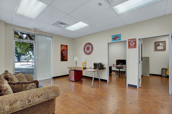 Retail For Sale: 1555 N Business Ih 35, New Braunfels, TX 78130